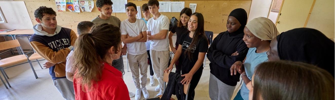 Alumnat d'ESO en un dels tallers de teatre del programa "Sigues tu"